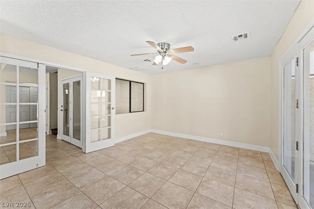 5570 White Cap, Las Vegas, NV 89110