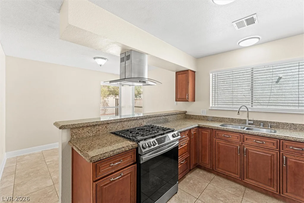 5570 White Cap, Las Vegas, NV 89110