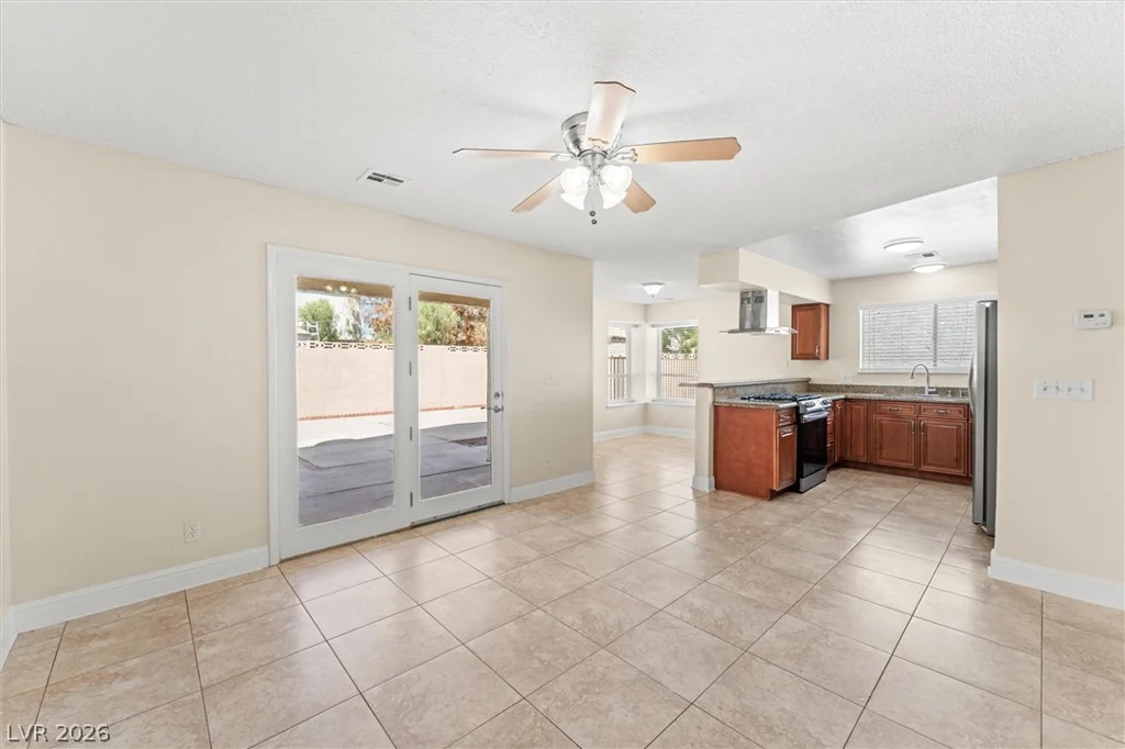 5570 White Cap, Las Vegas, NV 89110