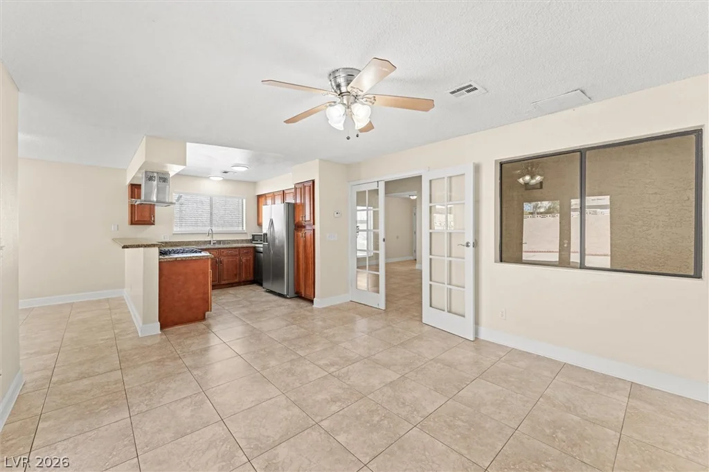 5570 White Cap, Las Vegas, NV 89110