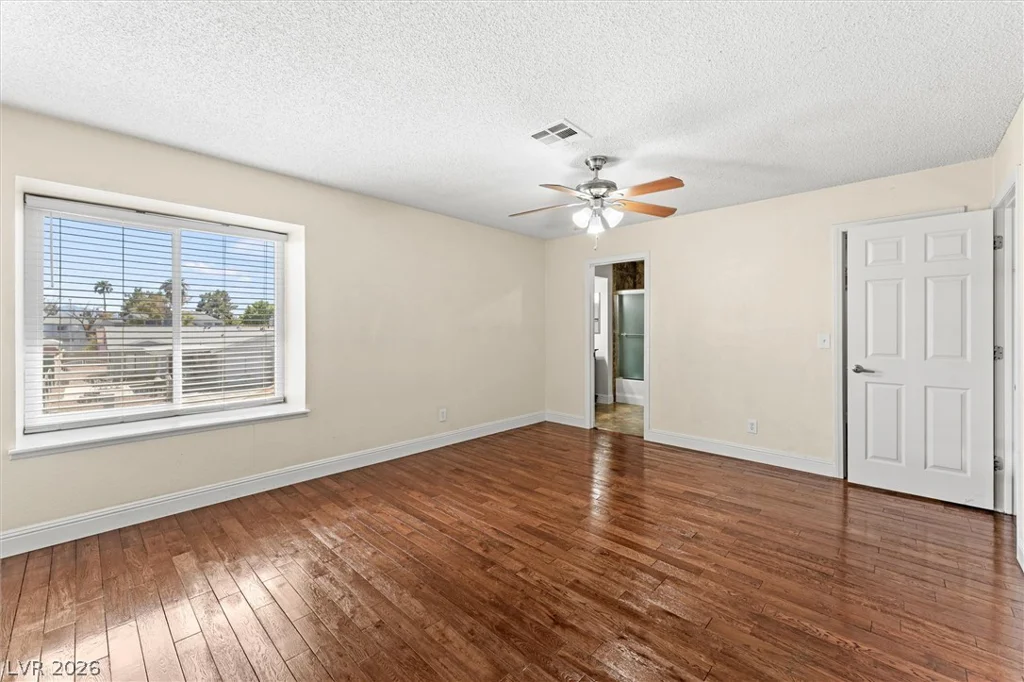 5570 White Cap, Las Vegas, NV 89110