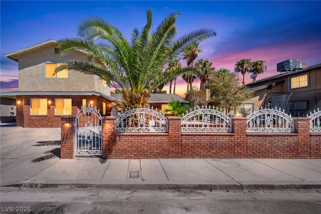 1322 Lucky, Las Vegas, NV 89104