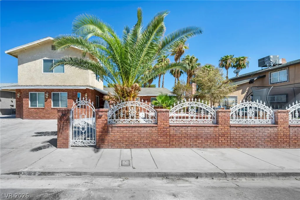 1322 Lucky, Las Vegas, NV 89104