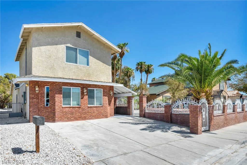 1322 Lucky, Las Vegas, NV 89104