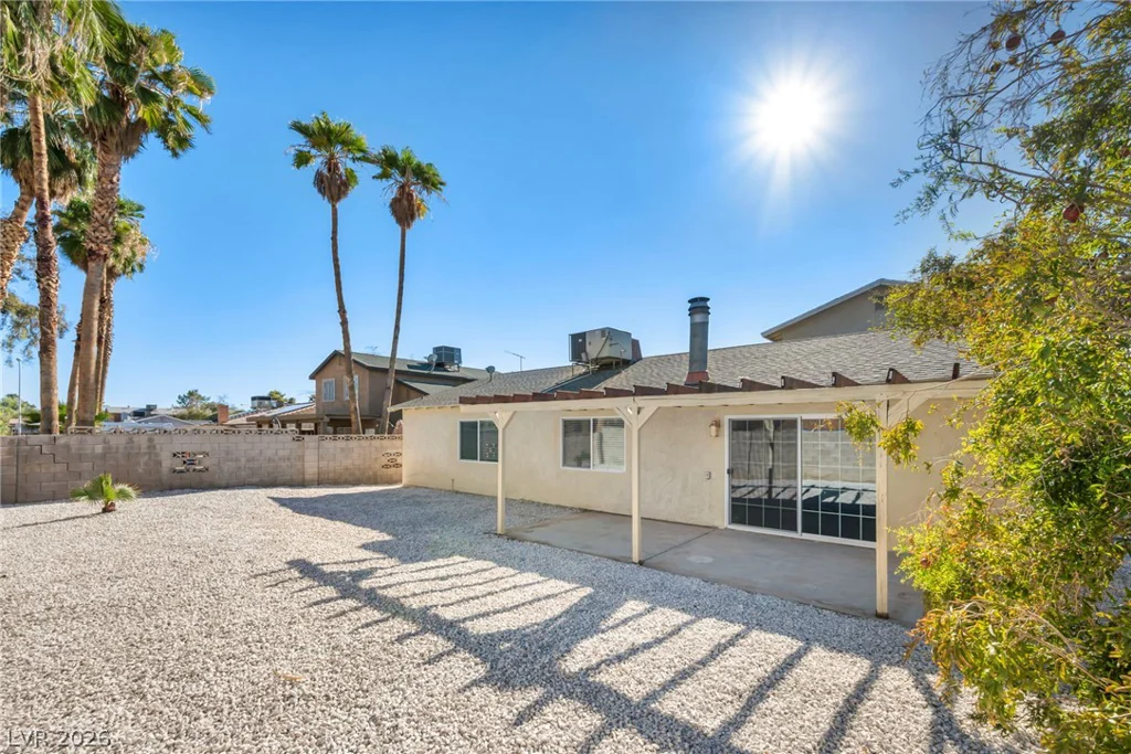 1322 Lucky, Las Vegas, NV 89104