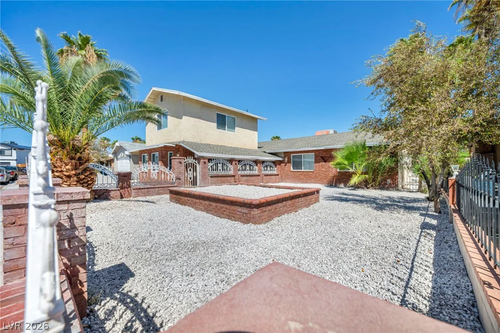 1322 Lucky, Las Vegas, NV 89104