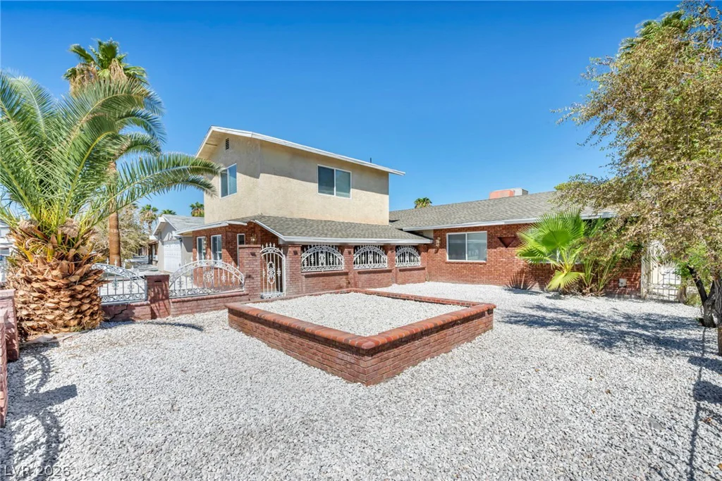1322 Lucky, Las Vegas, NV 89104