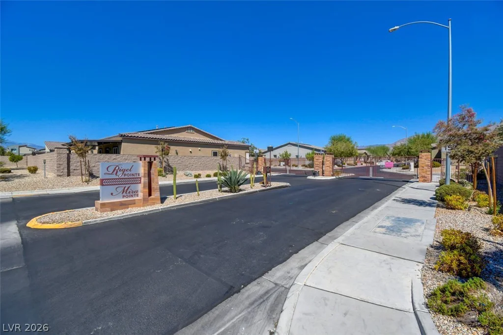 7526 Crested Moon, North Las Vegas, NV 89084