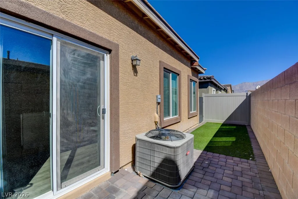 7526 Crested Moon, North Las Vegas, NV 89084