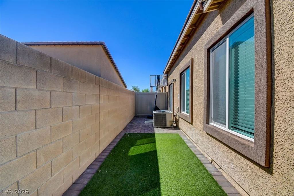 7526 Crested Moon, North Las Vegas, NV 89084