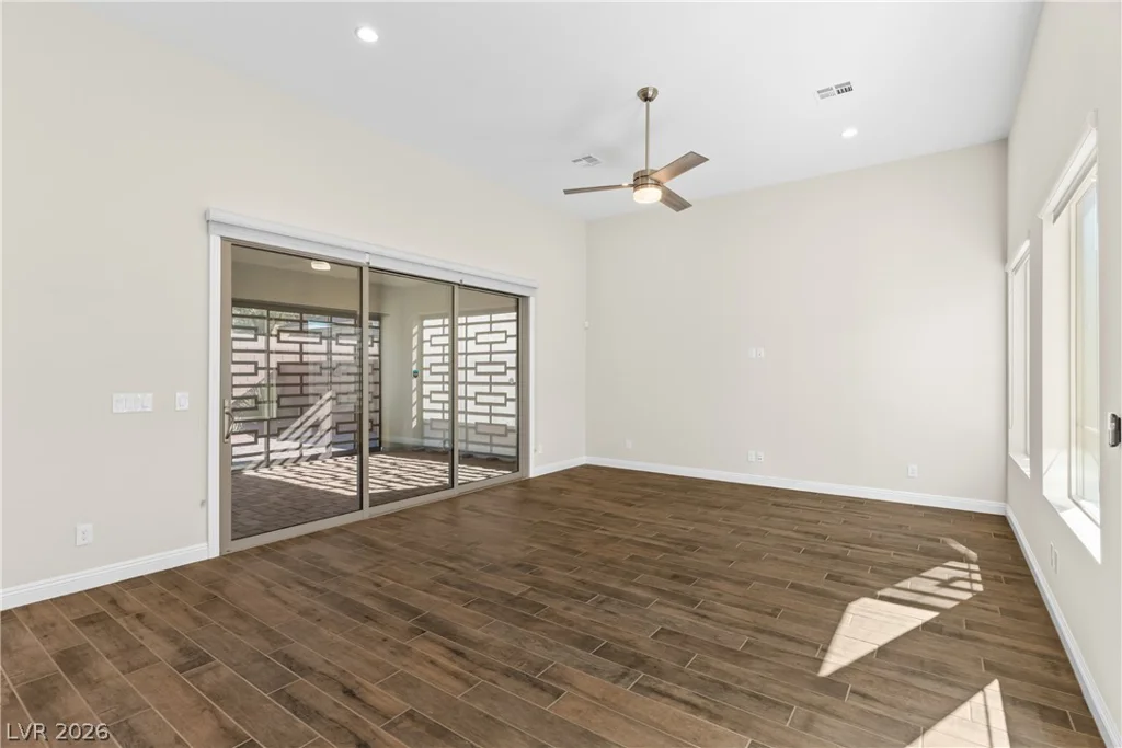 10028 Regency Square, Las Vegas, NV 89148