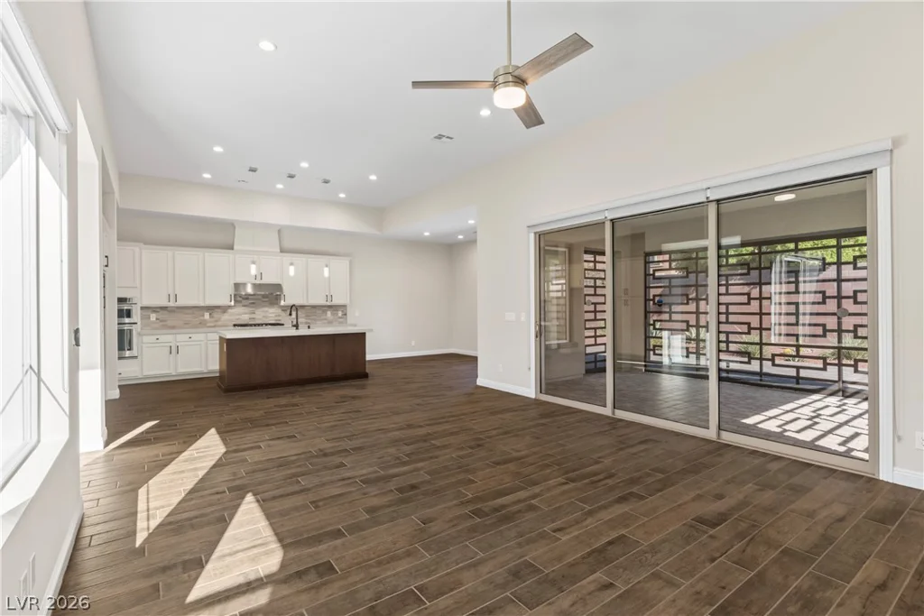 10028 Regency Square, Las Vegas, NV 89148