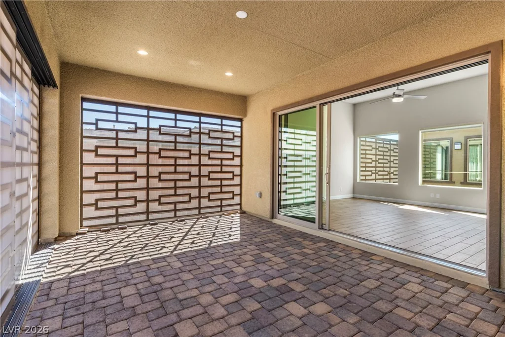 10028 Regency Square, Las Vegas, NV 89148