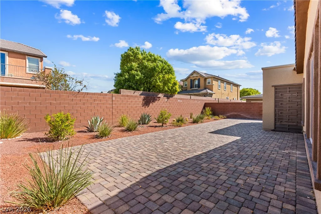 10028 Regency Square, Las Vegas, NV 89148