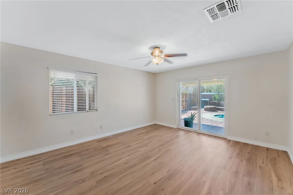 2524 Valparaiso, Las Vegas, NV 89108