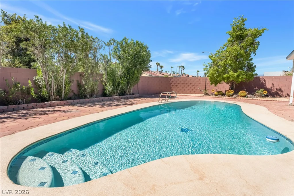 2524 Valparaiso, Las Vegas, NV 89108