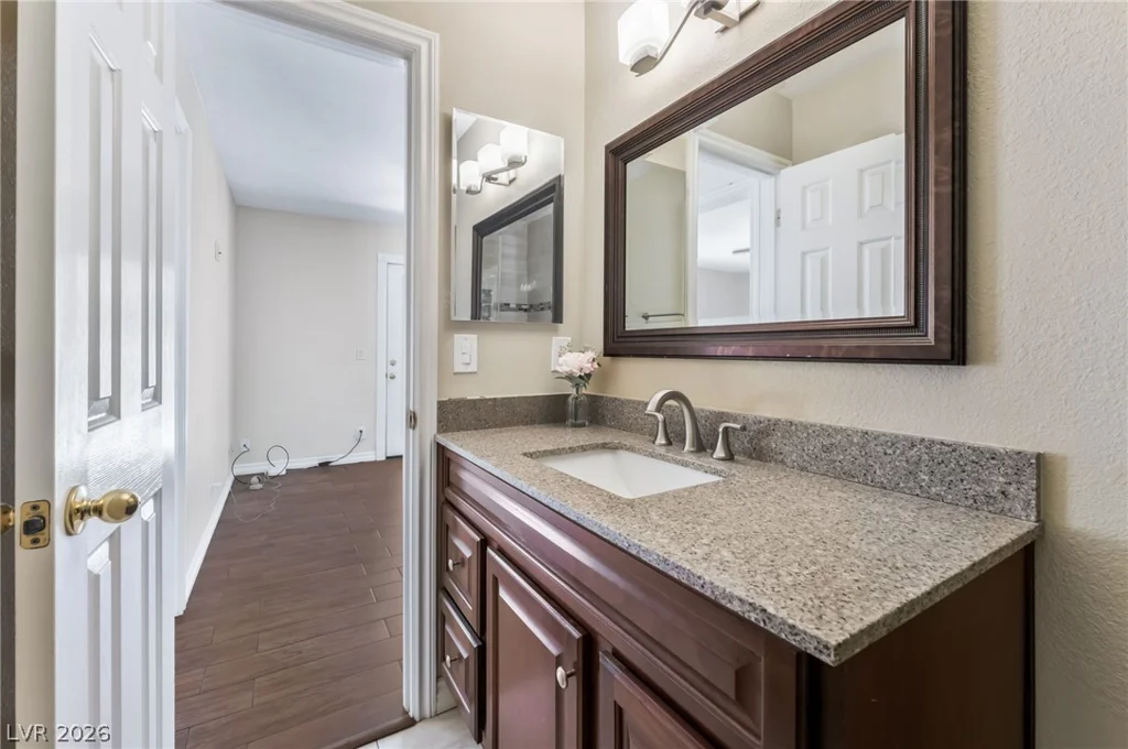 2524 Valparaiso, Las Vegas, NV 89108