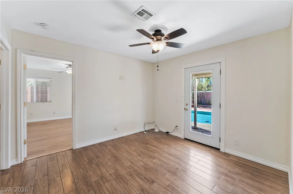 2524 Valparaiso, Las Vegas, NV 89108
