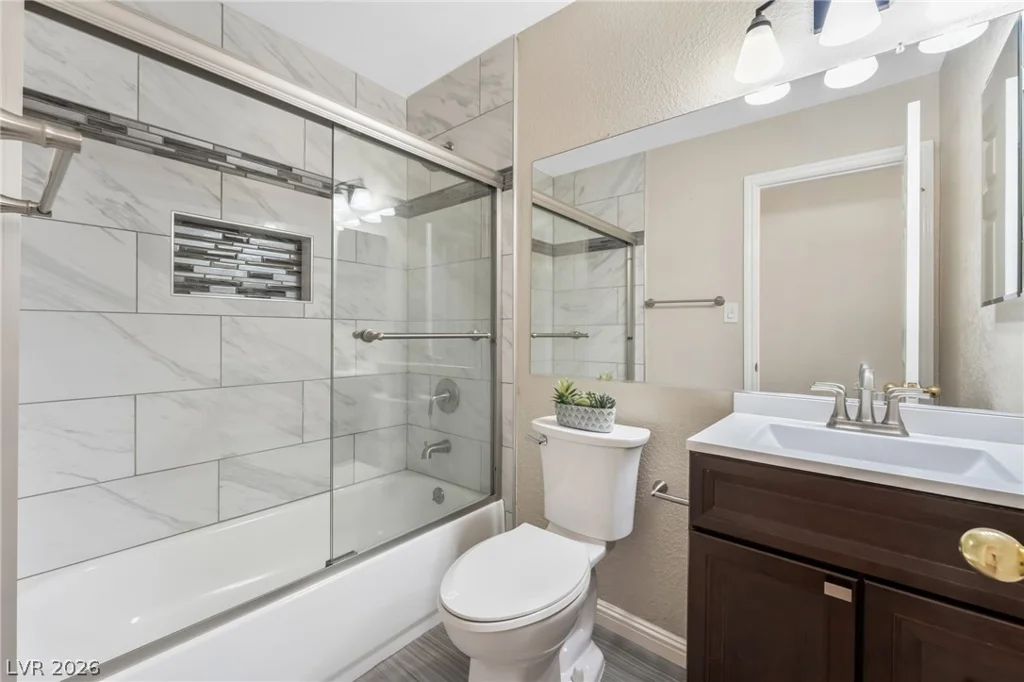 2524 Valparaiso, Las Vegas, NV 89108