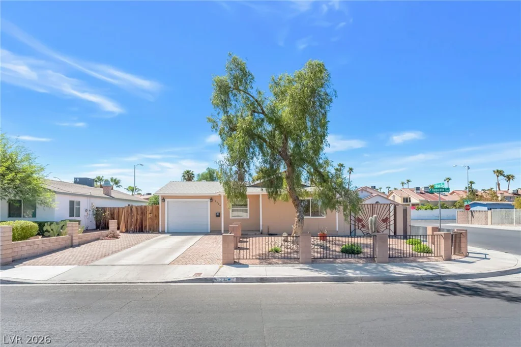 2524 Valparaiso, Las Vegas, NV 89108