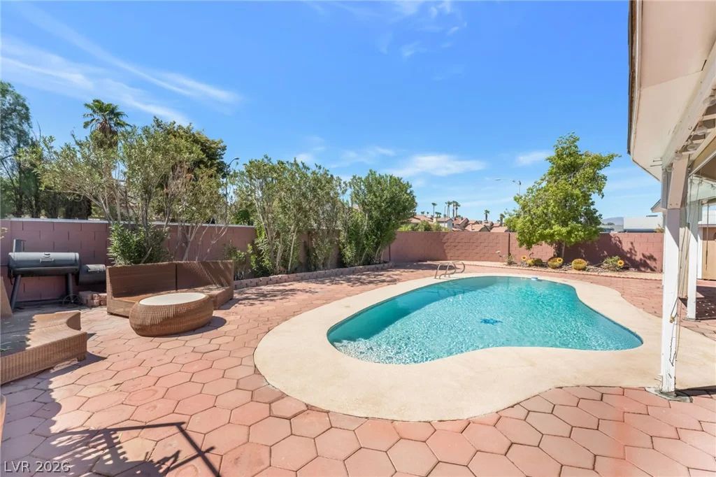 2524 Valparaiso, Las Vegas, NV 89108