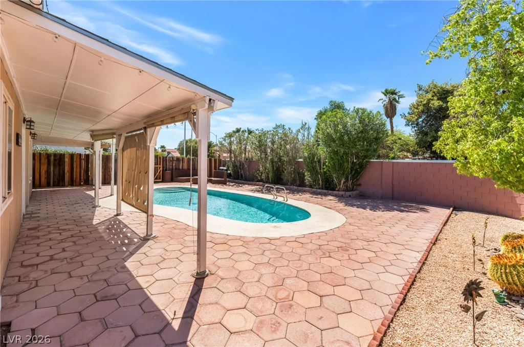 2524 Valparaiso, Las Vegas, NV 89108