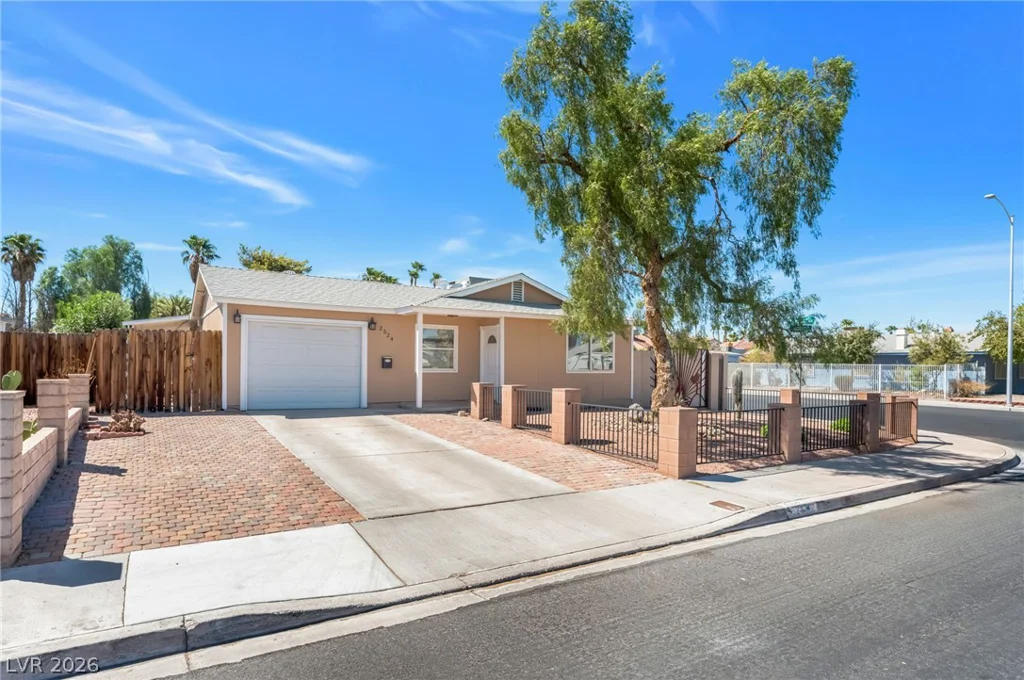 2524 Valparaiso, Las Vegas, NV 89108
