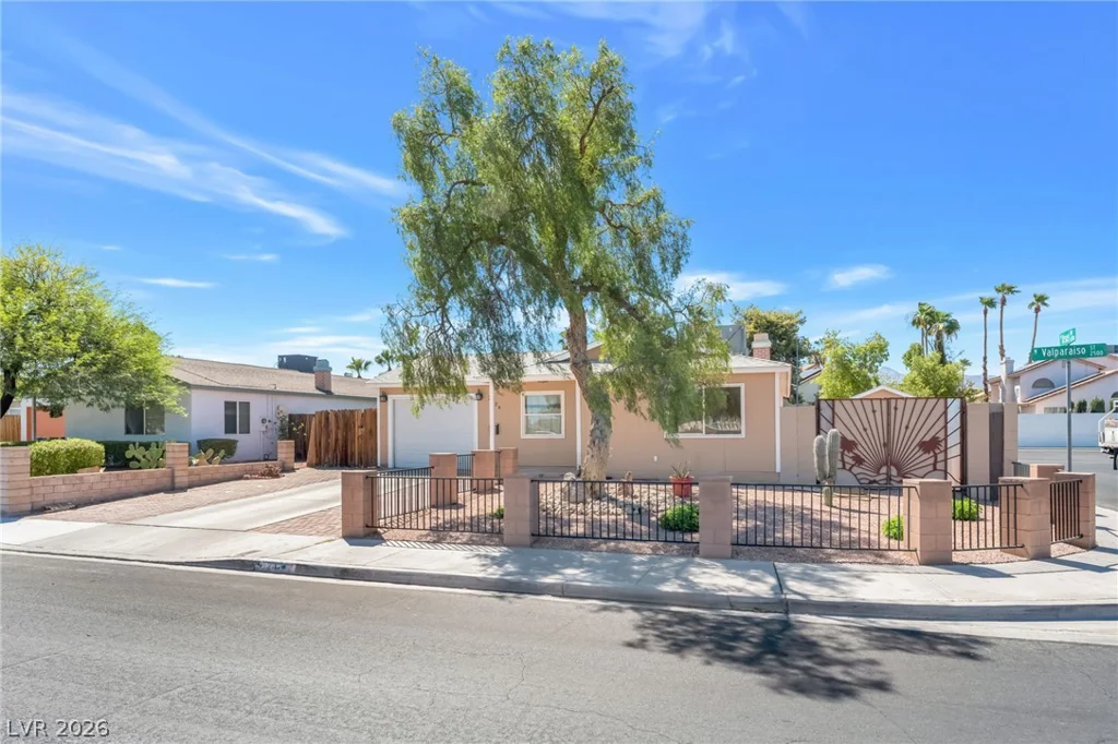 2524 Valparaiso, Las Vegas, NV 89108