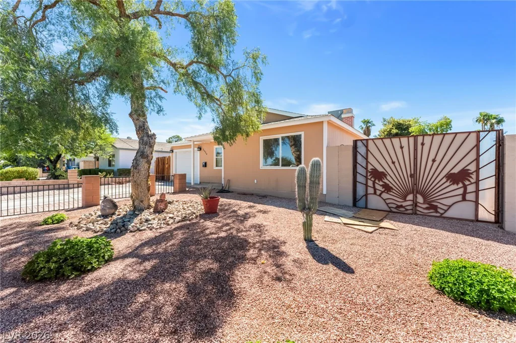 2524 Valparaiso, Las Vegas, NV 89108