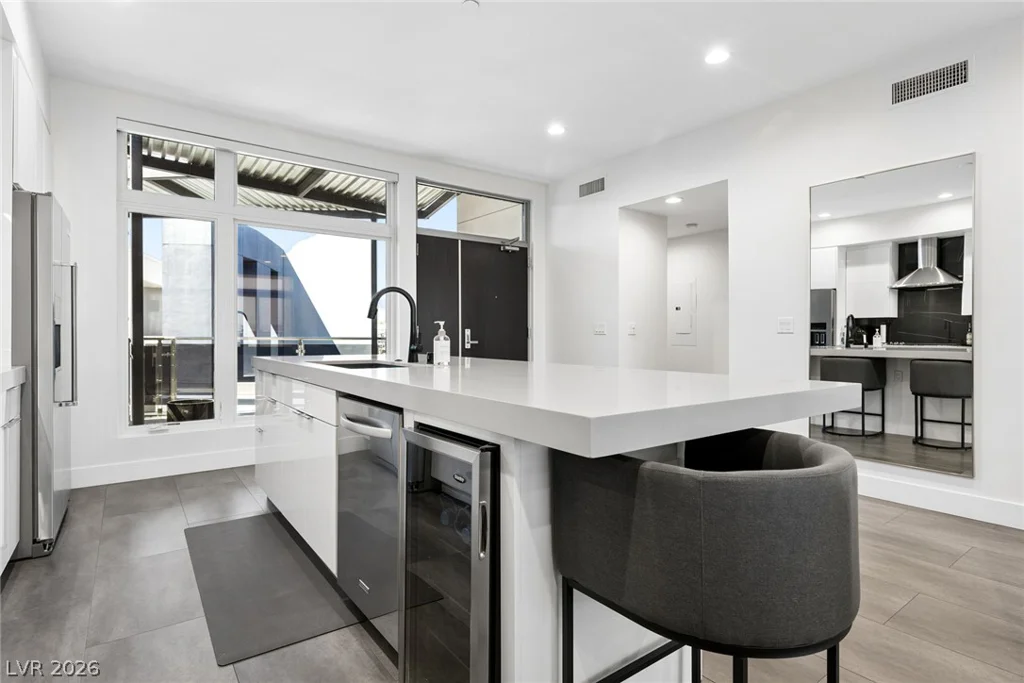8925 Flamingo, Las Vegas, NV 89147
