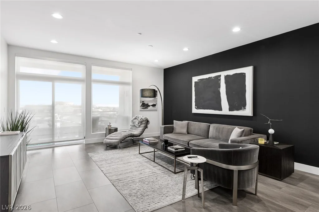 8925 Flamingo, Las Vegas, NV 89147