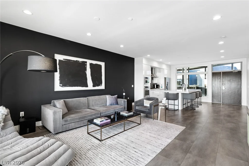8925 Flamingo, Las Vegas, NV 89147