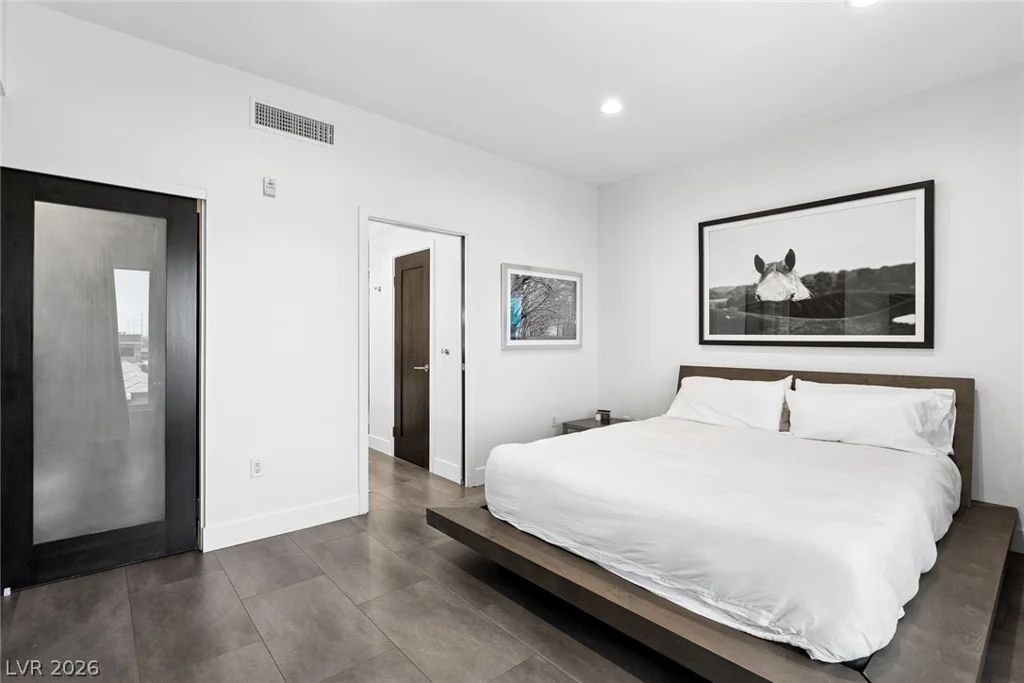 8925 Flamingo, Las Vegas, NV 89147