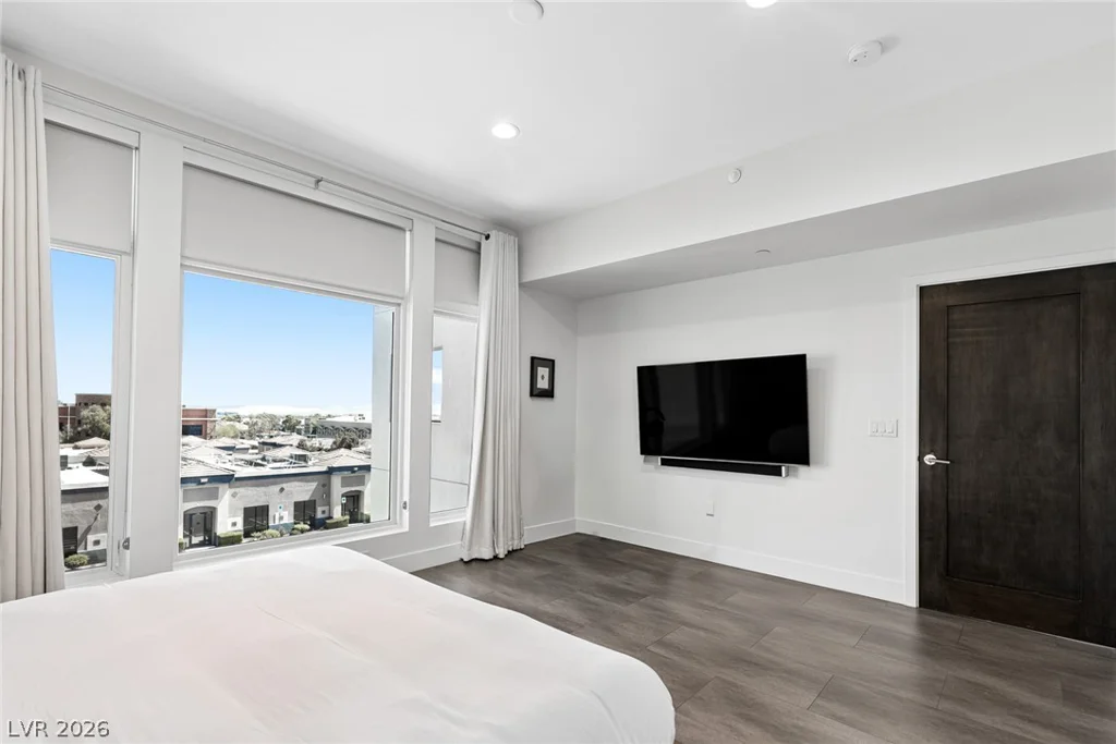 8925 Flamingo, Las Vegas, NV 89147