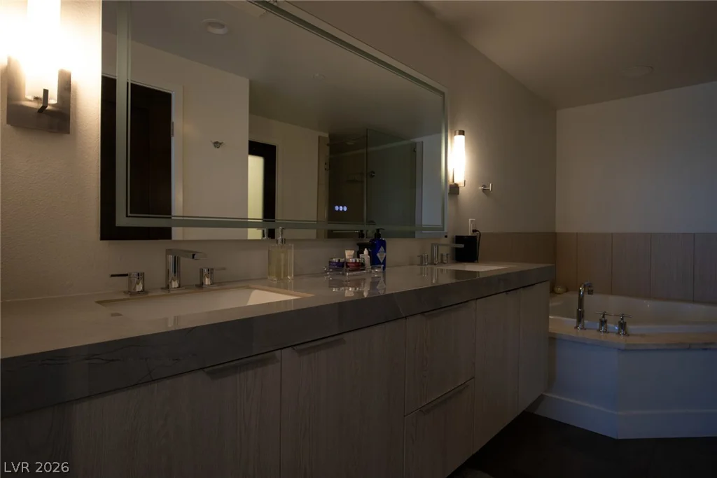 8925 Flamingo, Las Vegas, NV 89147