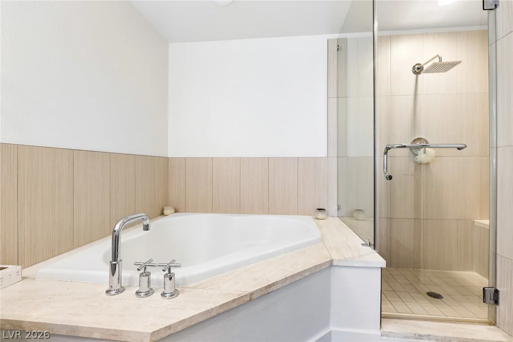8925 Flamingo, Las Vegas, NV 89147