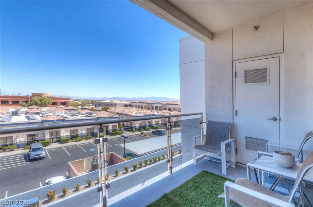 8925 Flamingo, Las Vegas, NV 89147