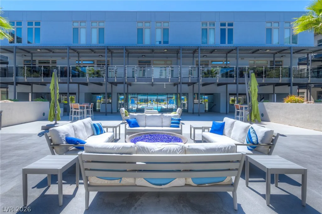 8925 Flamingo, Las Vegas, NV 89147