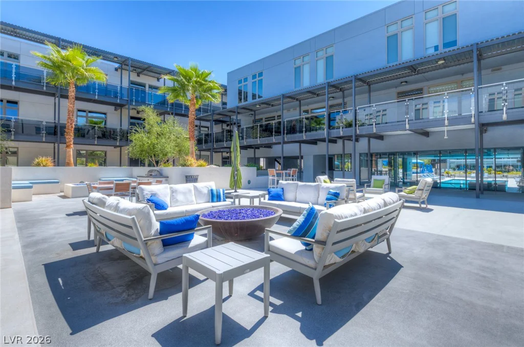 8925 Flamingo, Las Vegas, NV 89147
