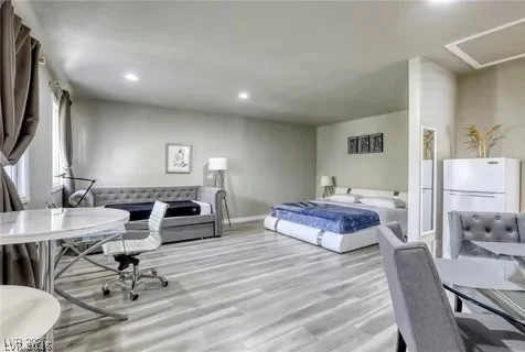 4068 Spitze, Las Vegas, NV 89103