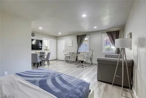 4068 Spitze, Las Vegas, NV 89103