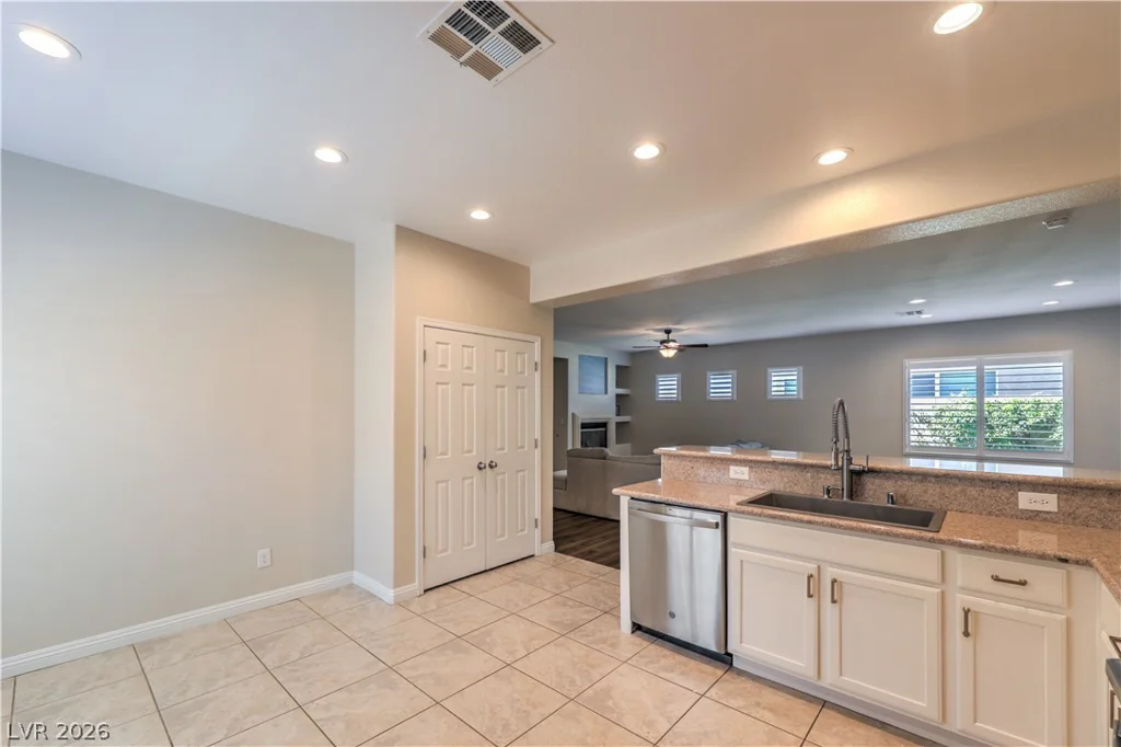 7148 Crescentville, Las Vegas, NV 89131