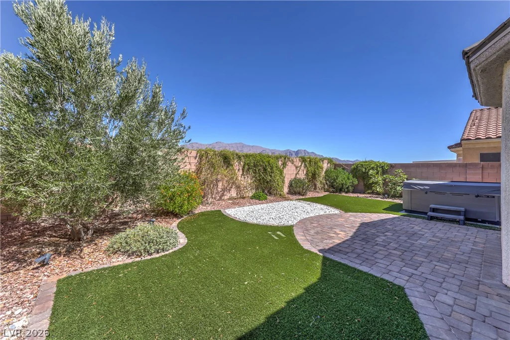 7148 Crescentville, Las Vegas, NV 89131