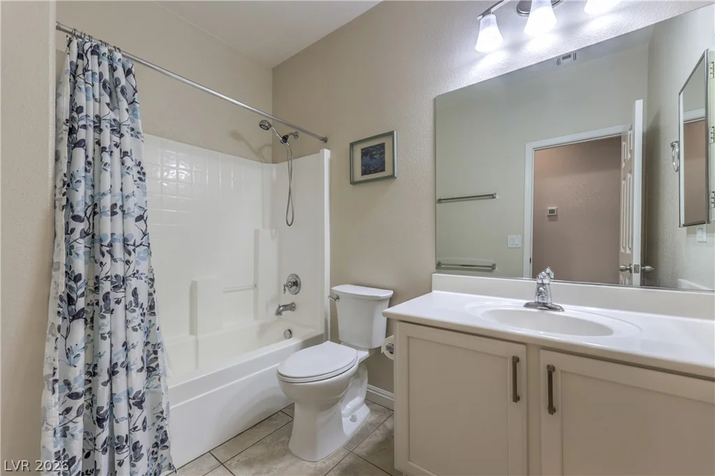 7148 Crescentville, Las Vegas, NV 89131