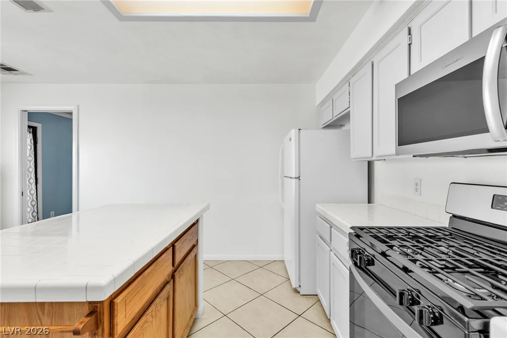 6548 Elk Creek, Las Vegas, NV 89156