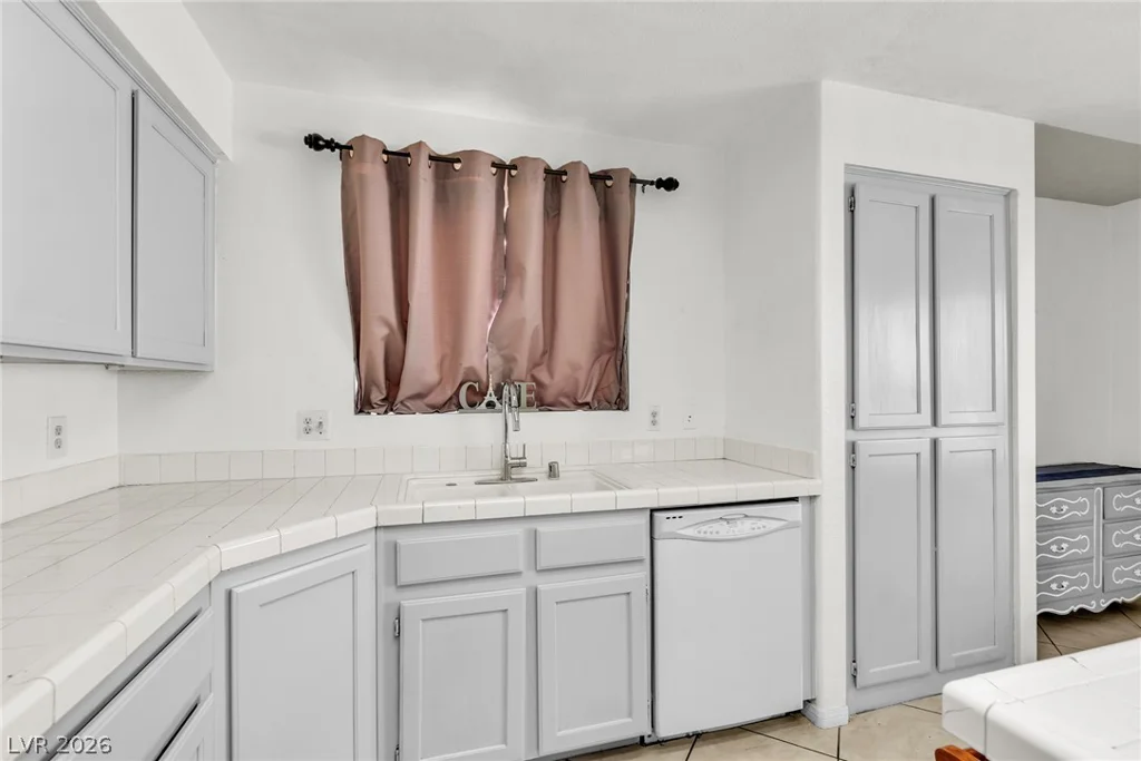 6548 Elk Creek, Las Vegas, NV 89156