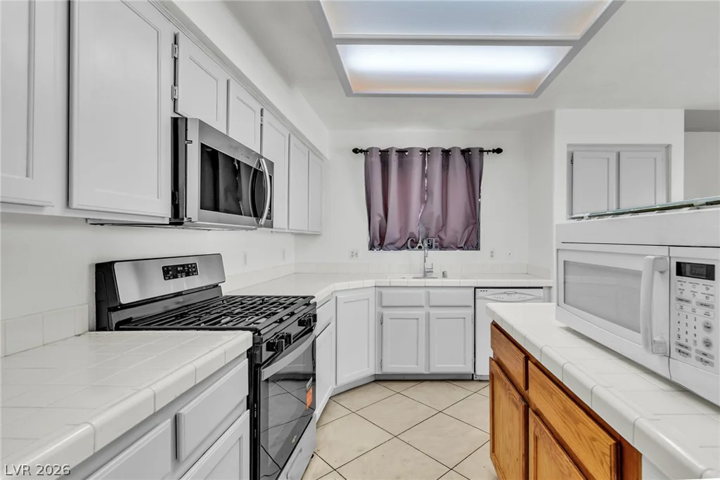6548 Elk Creek, Las Vegas, NV 89156