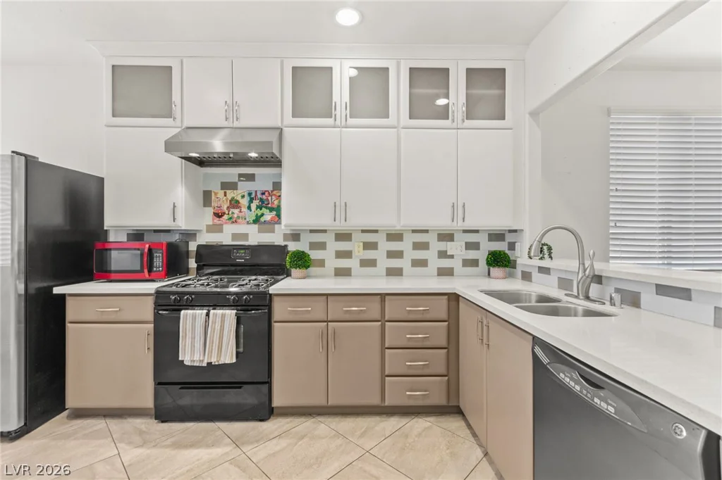 375 Golden Shore, Las Vegas, NV 89123