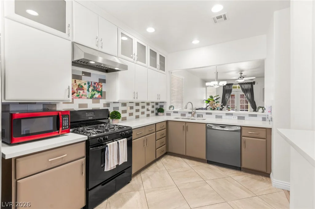 375 Golden Shore, Las Vegas, NV 89123