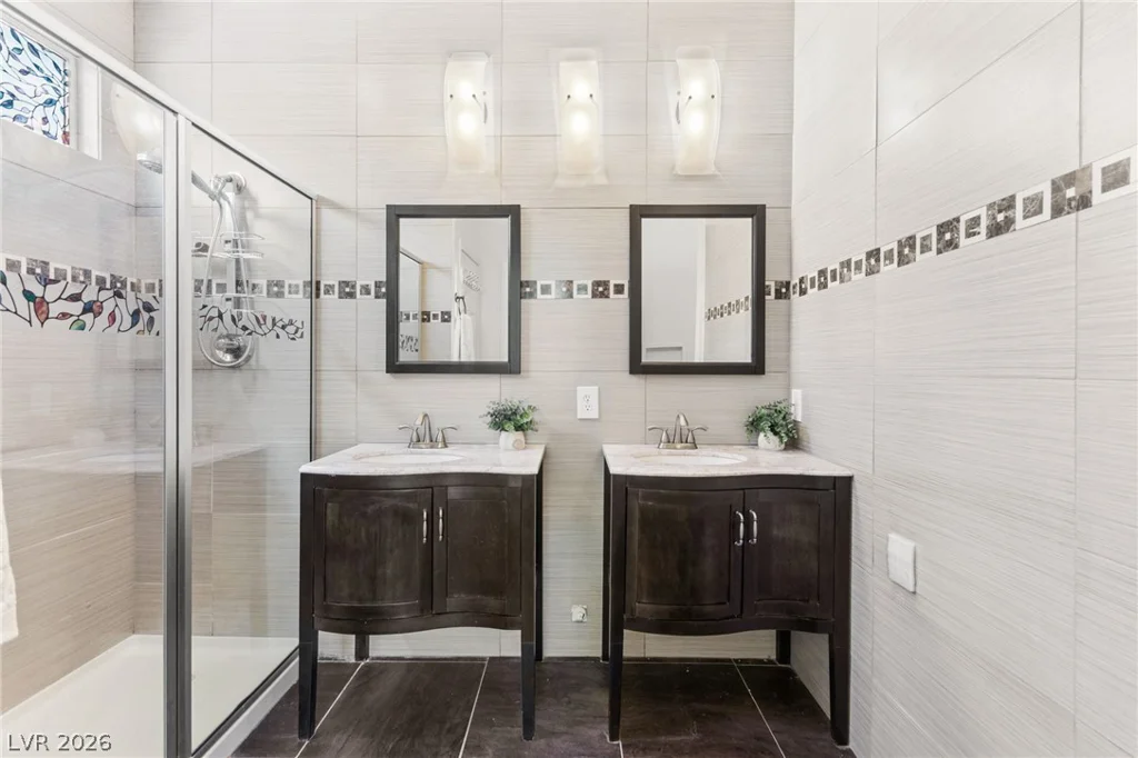 375 Golden Shore, Las Vegas, NV 89123